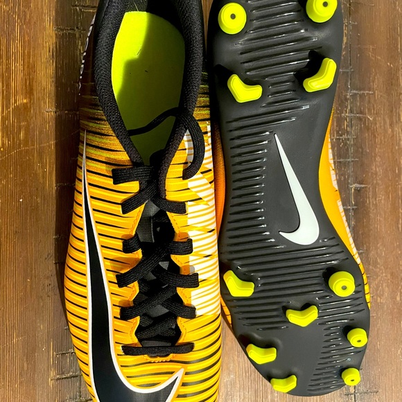 Nike Mercurial Vapor || Gold/Black Soccer Cleats 💛🖤 - Picture 6 of 7